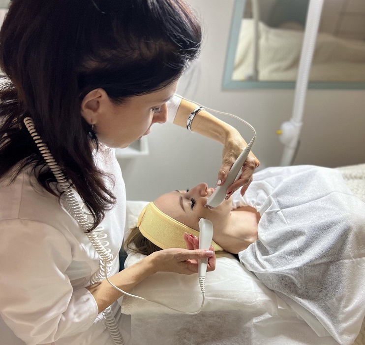 Microcurrent therapy 742×700